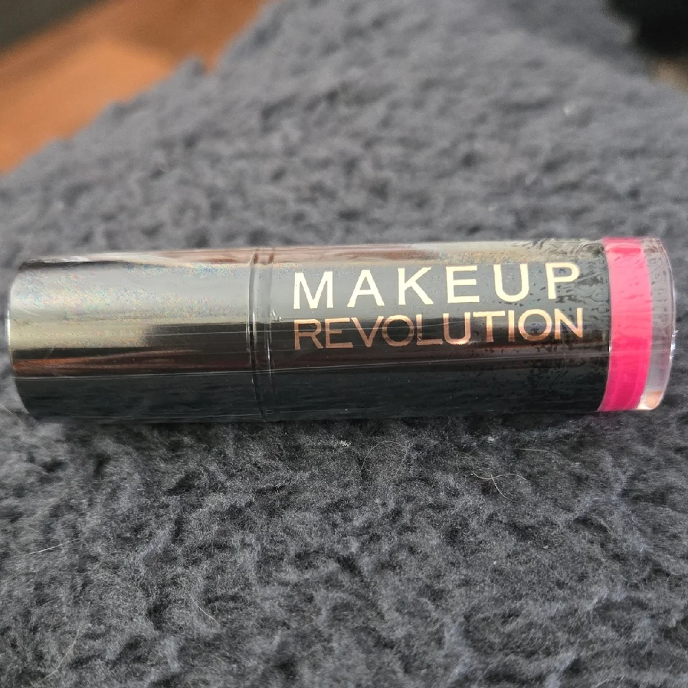 Makeup Revolution Lipstick Dazzle